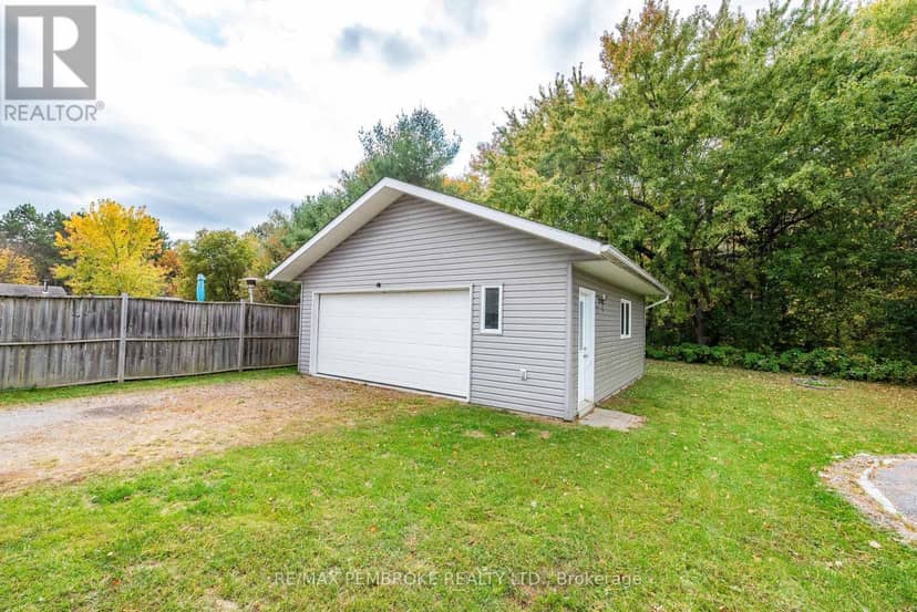 18 Joseph Street, Laurentian Hills, photo 6