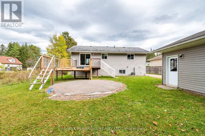 18 Joseph Street, Laurentian Hills, photo 7
