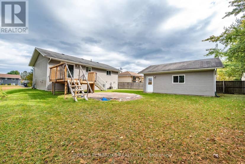18 Joseph Street, Laurentian Hills, photo 8