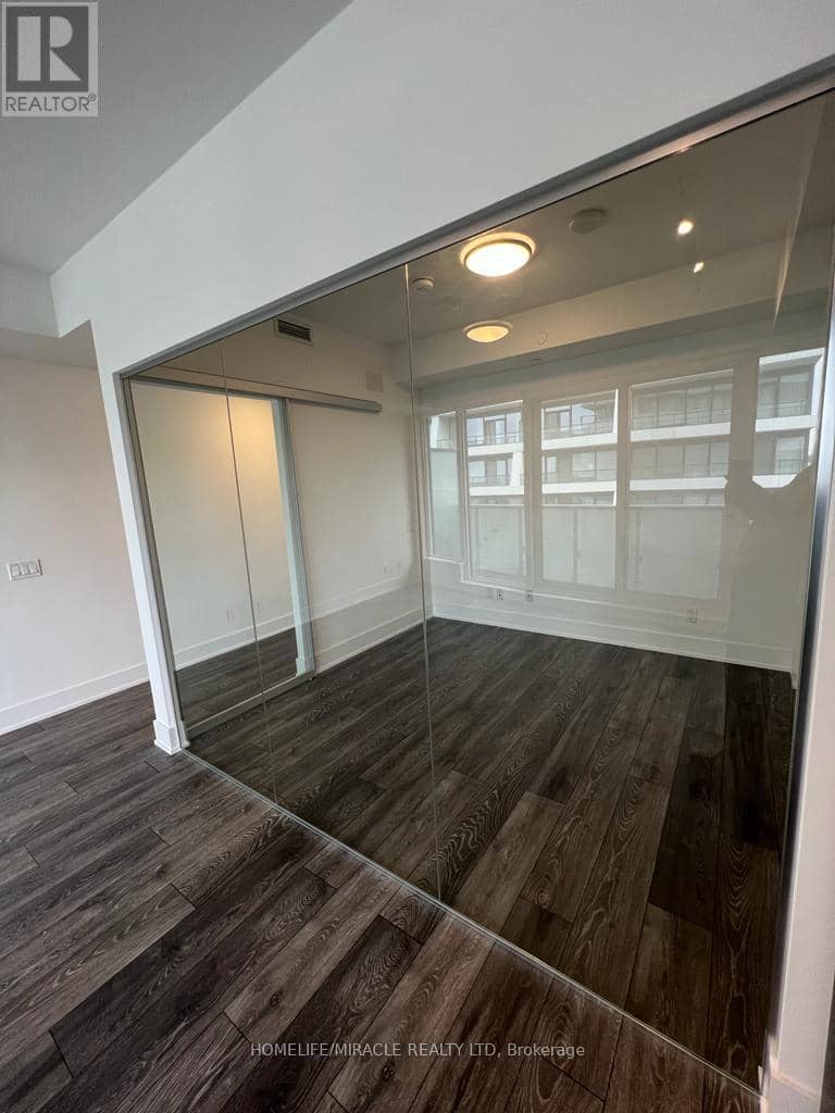 2807 - 403 Church Street — photo 14 of 27