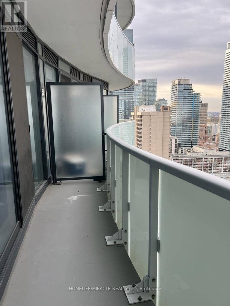 2807 - 403 Church Street — photo 18 of 27