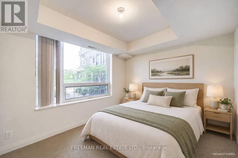 TH108 - 5 Valhalla Inn Road, Toronto, photo 3