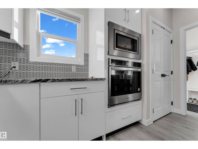 6019 180 AV NW — photo 15 of 40