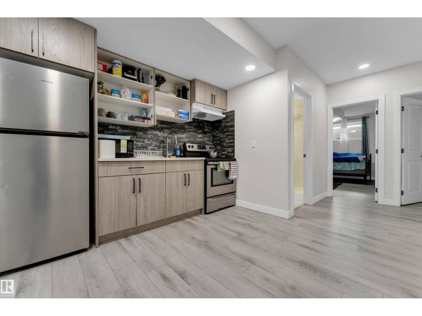 6019 180 AV NW — photo 37 of 40
