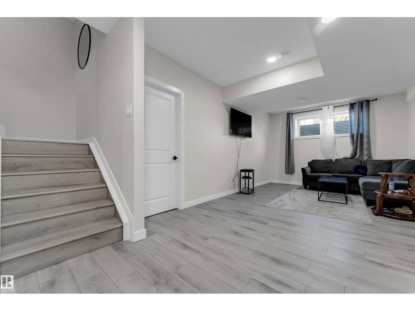 6019 180 AV NW — photo 34 of 40