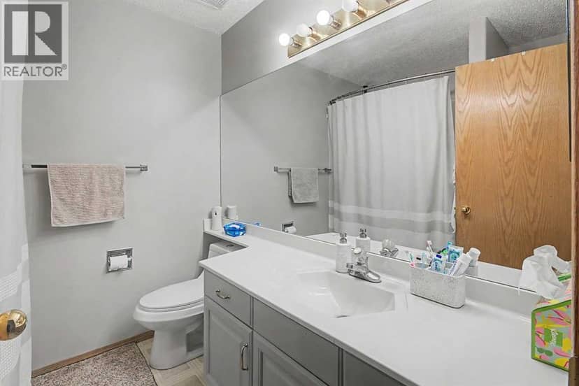 7212 California Boulevard NE — photo 19 of 40