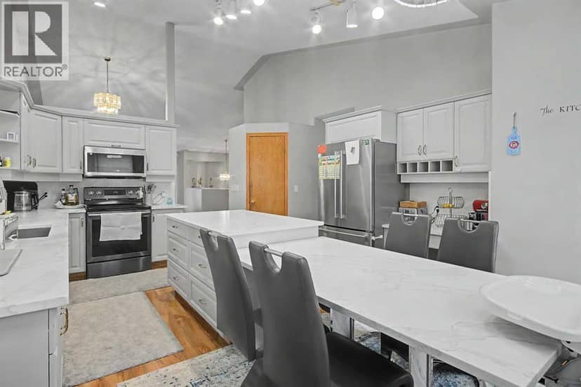 7212 California Boulevard NE — photo 11 of 40