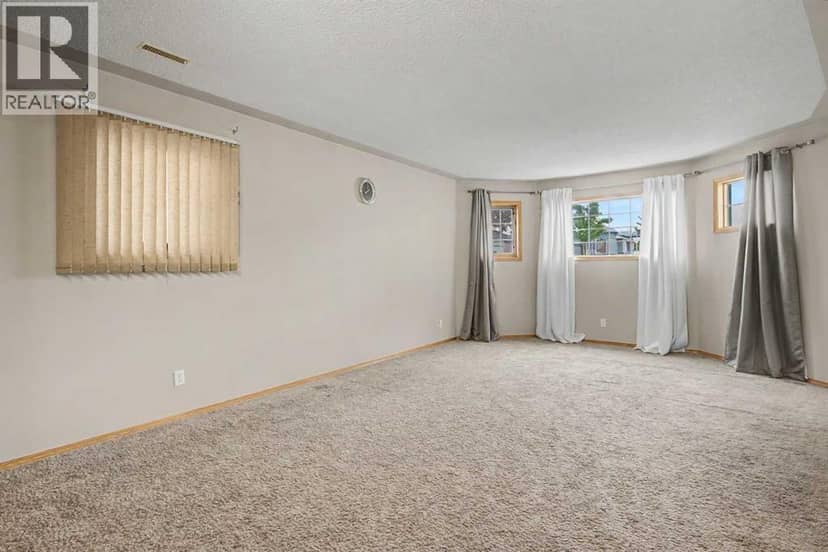 7212 California Boulevard NE — photo 23 of 40