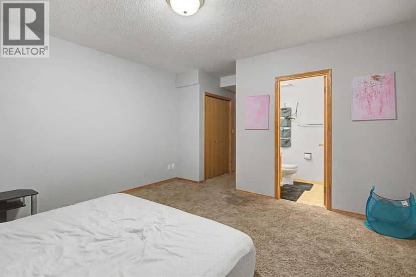 7212 California Boulevard NE — photo 30 of 40