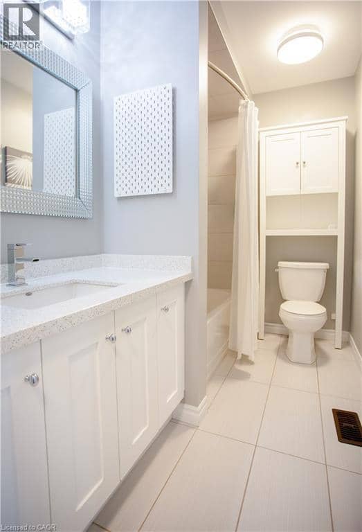 18 ENGLAND Terrace — photo 14 of 23