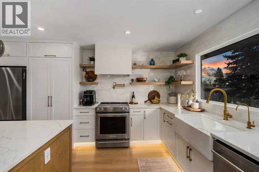 824 Canna Crescent SW — photo 13 of 33