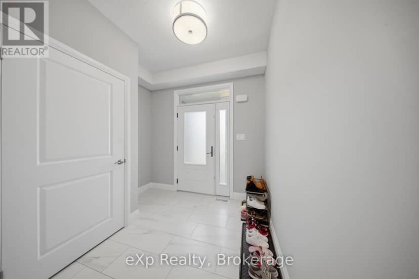107 Stephenson Way, Minto, photo 5