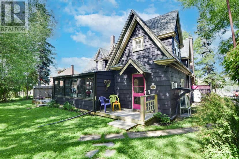92 Albert Street — photo 3 of 37