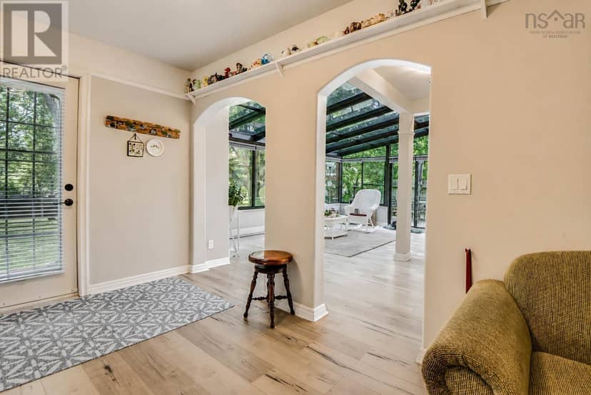 92 Albert Street — photo 8 of 37