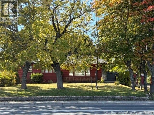 1285 St Peter Avenue, Bathurst, photo 2