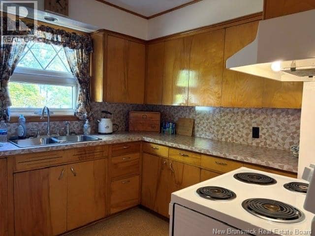 1285 St Peter Avenue — photo 16 of 27
