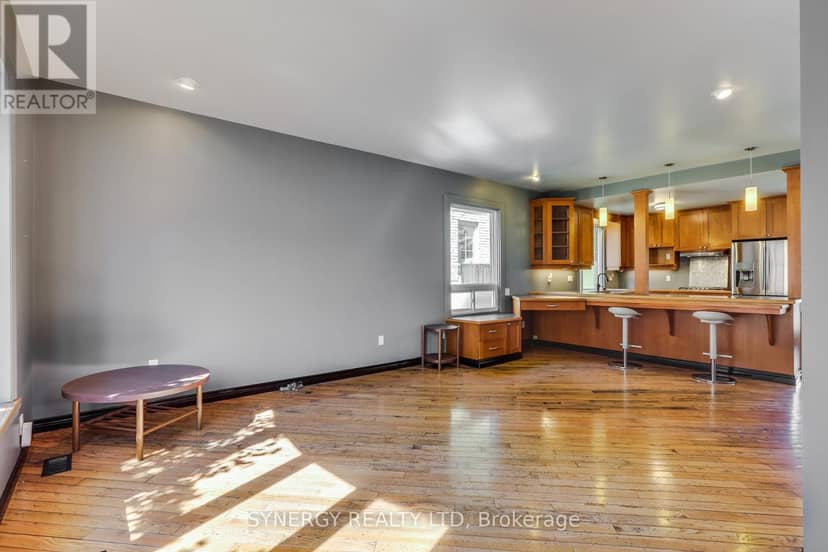 2 Erie Avenue, London South, photo 7