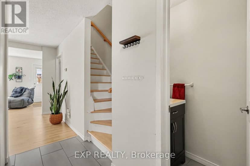 1290 Cahill Drive, Ottawa, photo 3