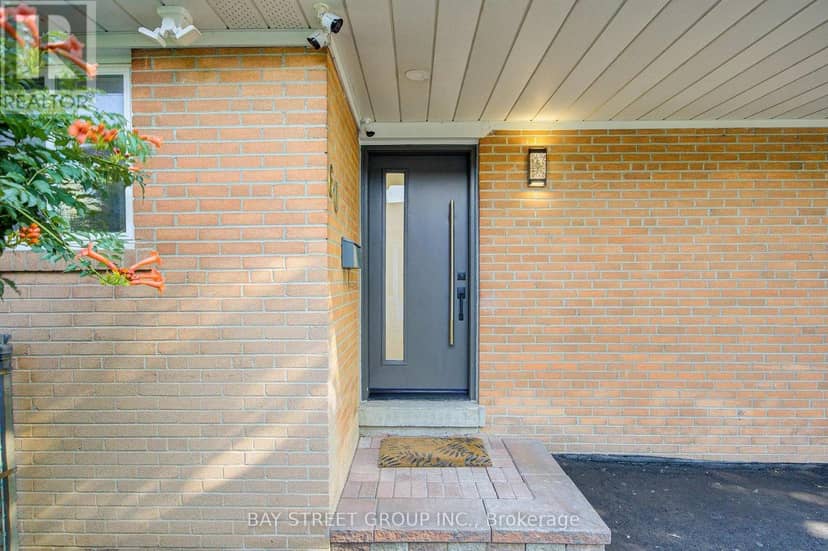 60 Warner Avenue — photo 37 of 40