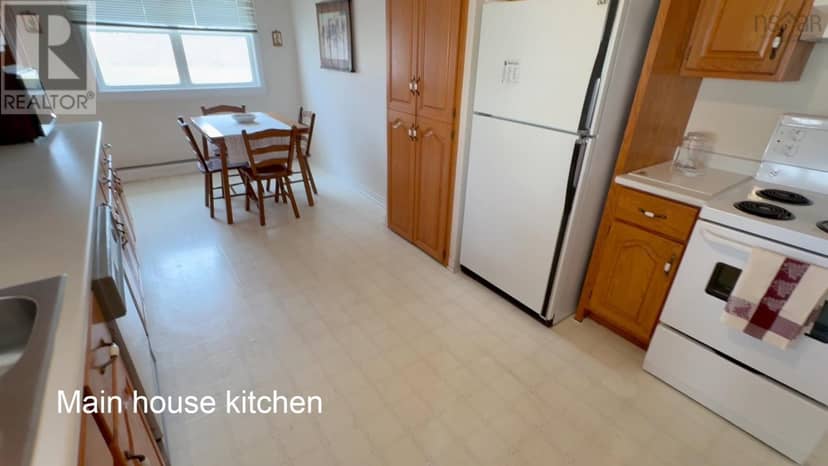 163 Upper McLean Street — photo 9 of 24