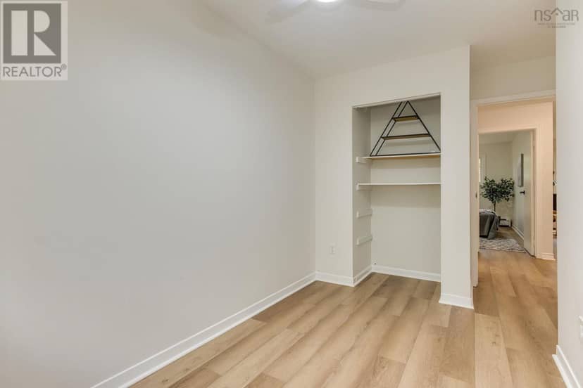 25 Circassion Drive — photo 16 of 34