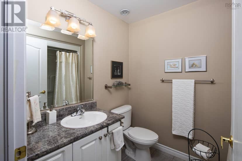 308 36 Southgate — photo 16 of 38