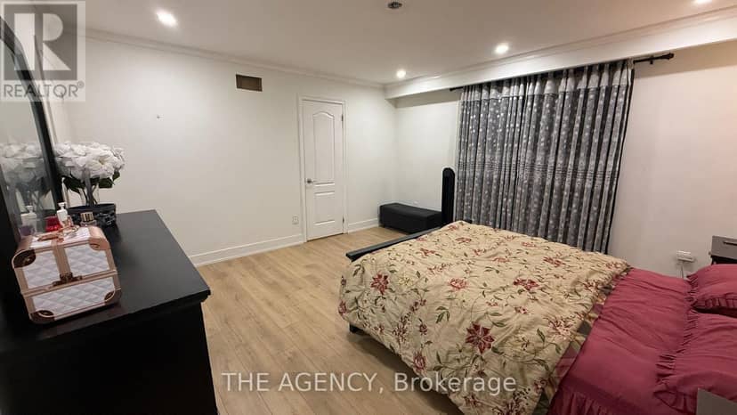 411 Laurier Avenue — photo 31 of 40