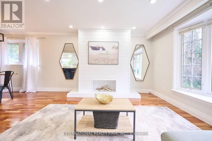 2292 Devon Road, Oakville, photo 2