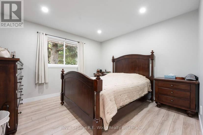 19 Queen Street E — photo 11 of 29