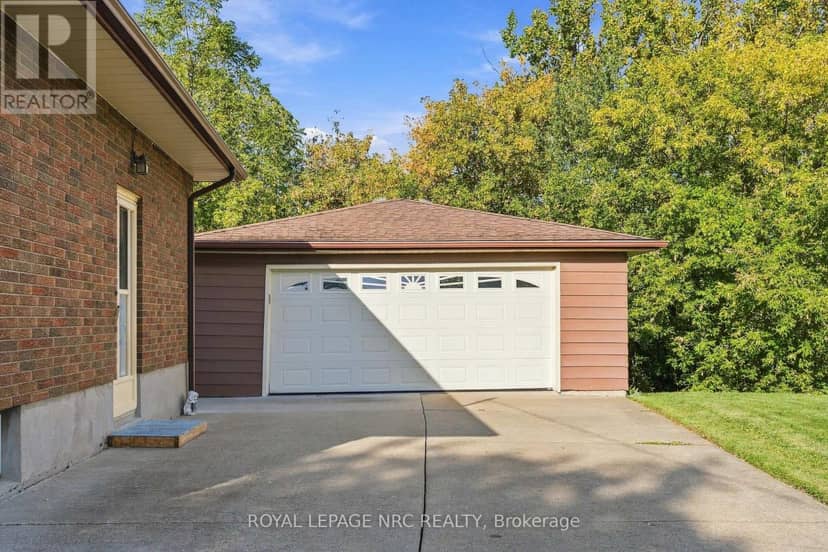 13 Hardwood Grove — photo 32 of 40