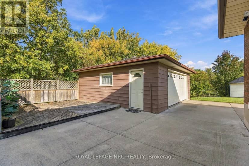 13 Hardwood Grove — photo 34 of 40