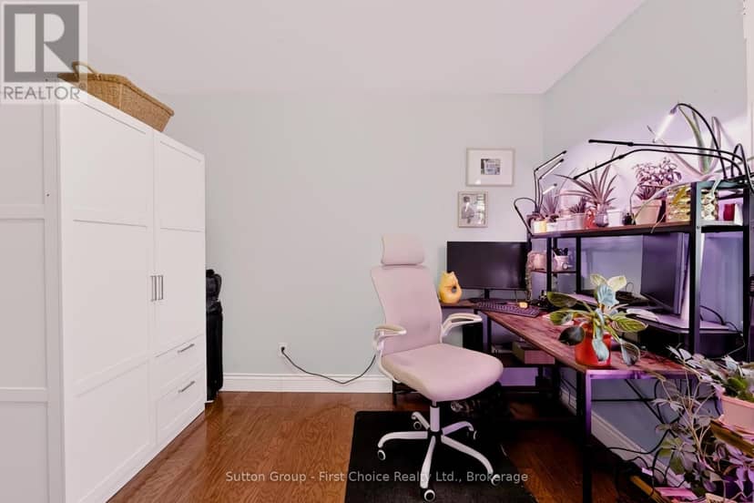 212 Mary Street — photo 18 of 30