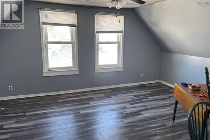 55 Elm Street, Springhill, photo 8