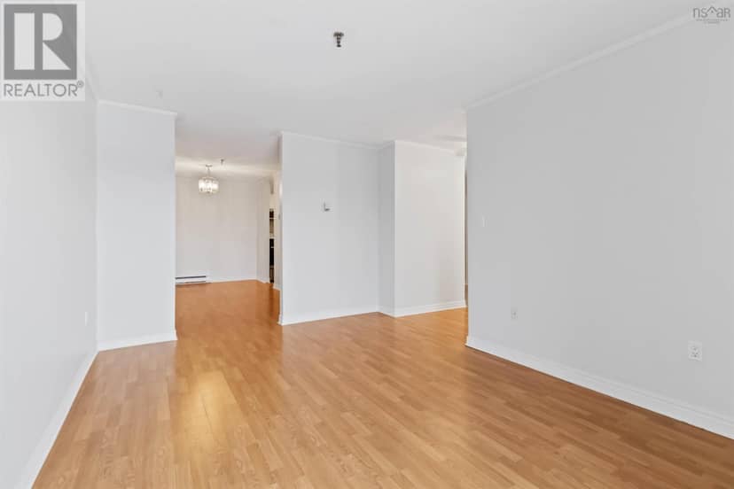 403 15 Langbrae Drive — photo 15 of 38
