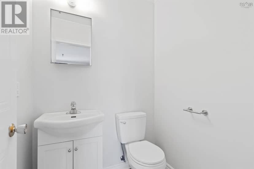 403 15 Langbrae Drive — photo 33 of 38