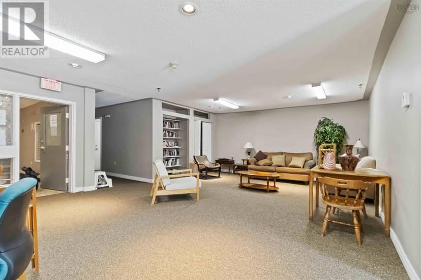 403 15 Langbrae Drive — photo 35 of 38