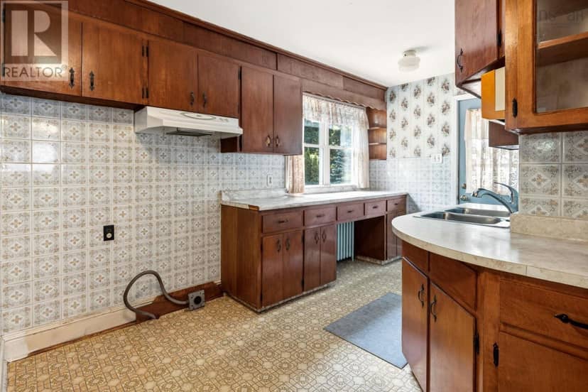 828 Bridges Street — photo 11 of 40