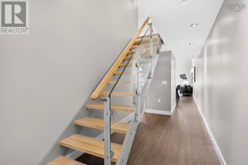 113 5662 Roberts Street — photo 25 of 40