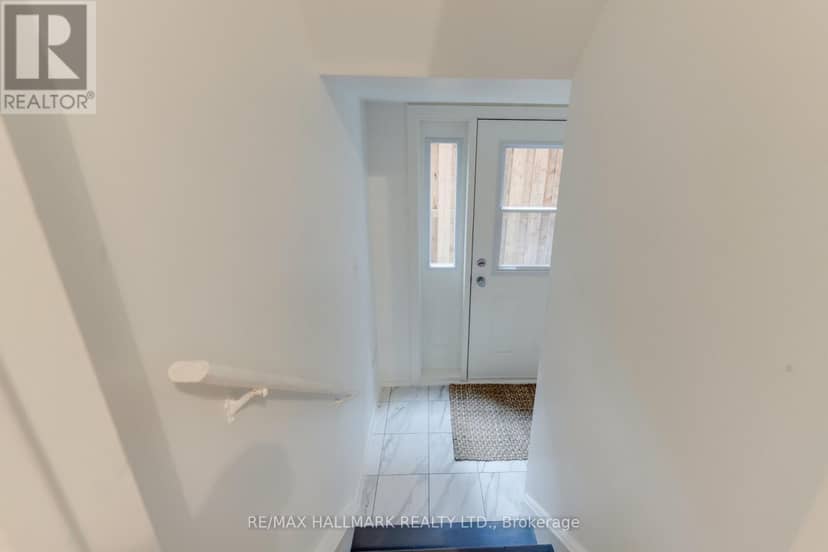 45 Sorauren Avenue — photo 13 of 40