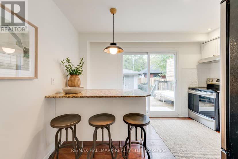 45 Sorauren Avenue — photo 16 of 40