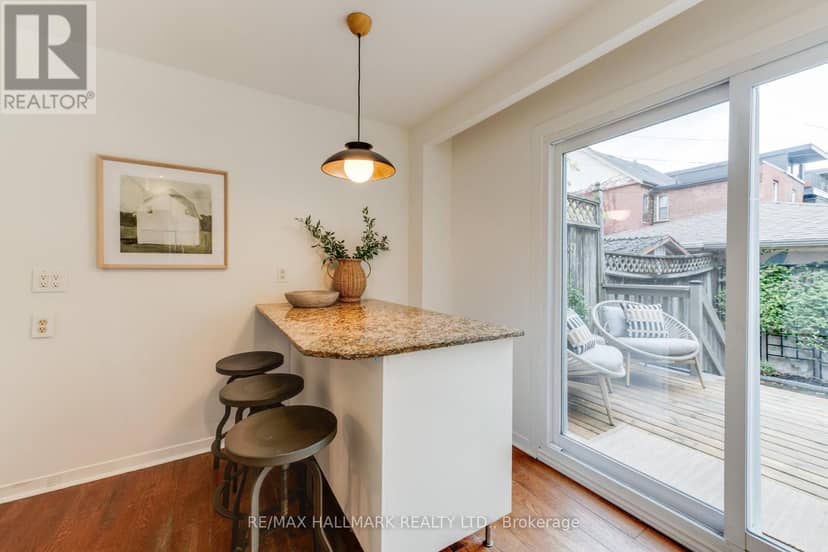 45 Sorauren Avenue — photo 18 of 40