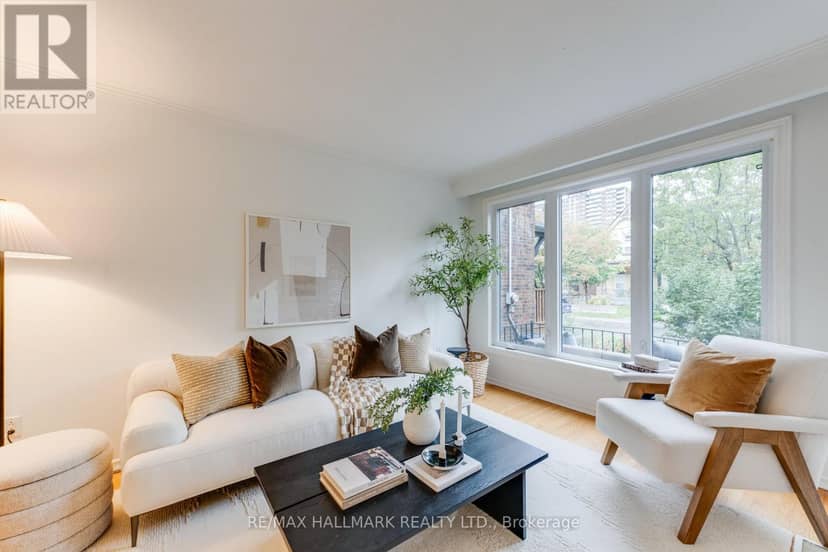 45 Sorauren Avenue, Toronto, photo 3