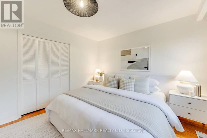 45 Sorauren Avenue — photo 31 of 40