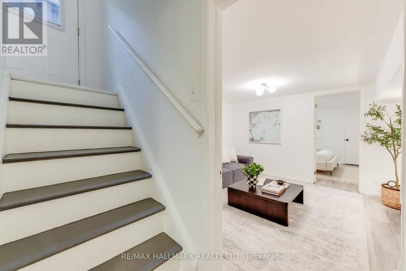 45 Sorauren Avenue — photo 33 of 40