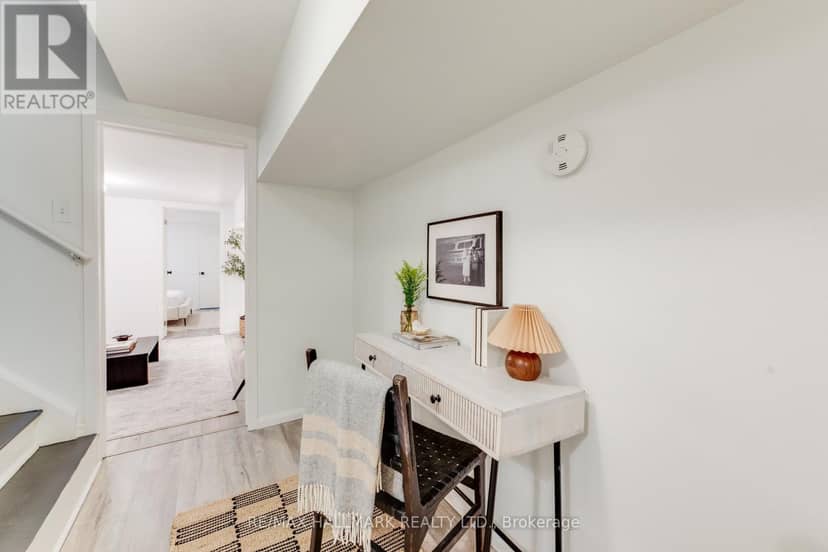 45 Sorauren Avenue — photo 38 of 40