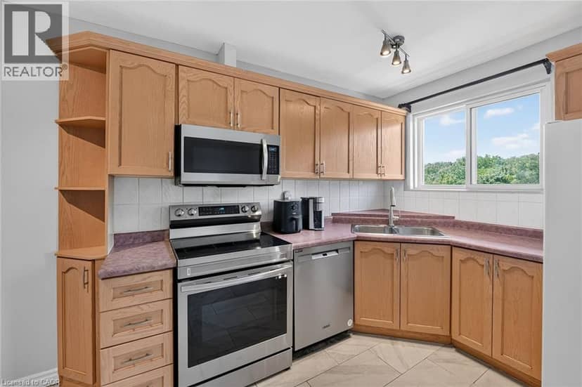 2373 KING Street E Unit# 52 — photo 8 of 23