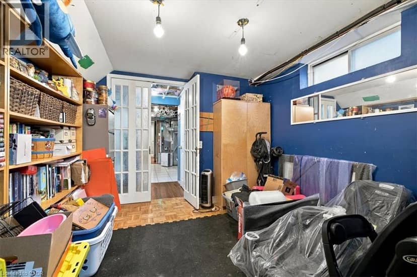 53 PICTON Street W — photo 37 of 40