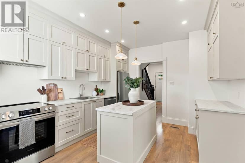 203/205 Gray Street — photo 11 of 40
