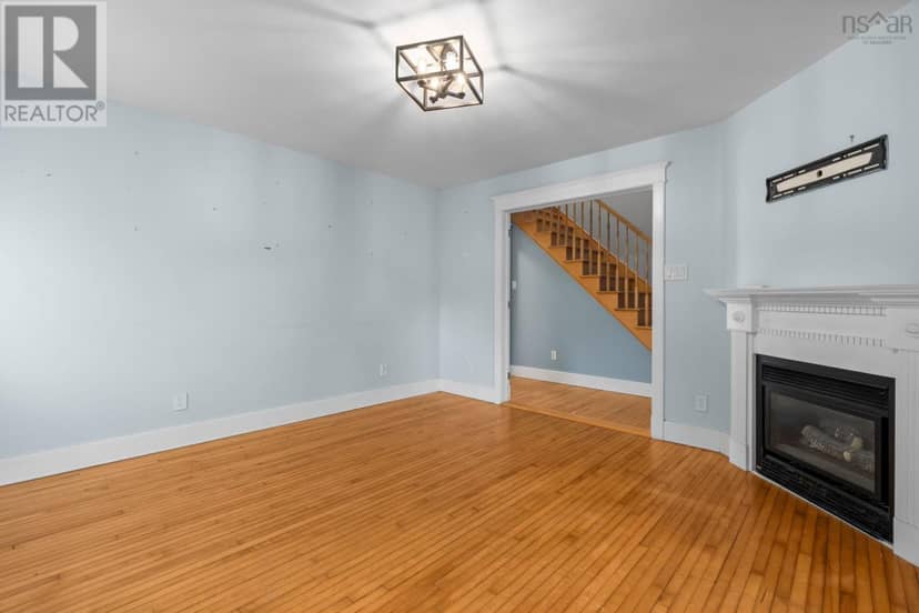 73 Holland Road — photo 11 of 40