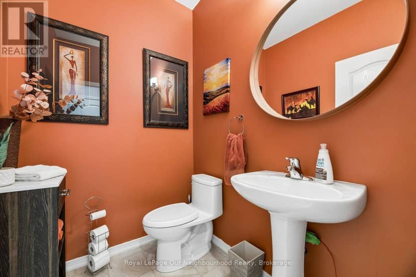 308 Lakebreeze Drive — photo 18 of 35